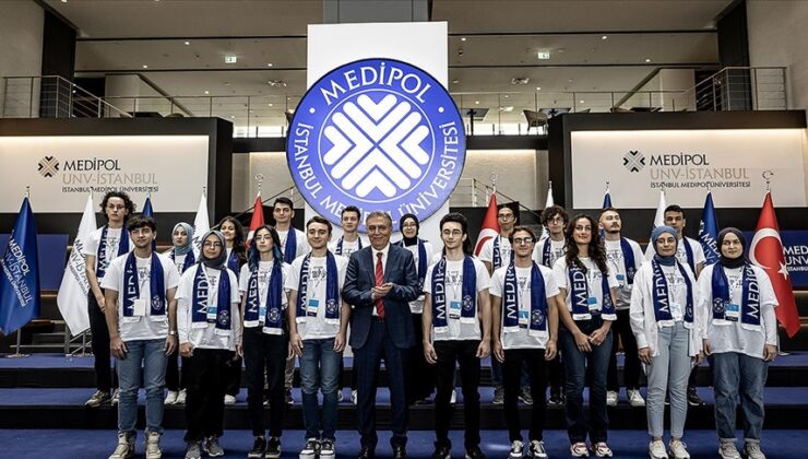 YKS birincisi 5 öğrenci İstanbul Medipol Üniversitesi’ne yerleşti