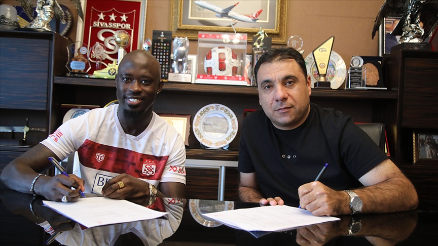 Sivasspor, Gambiyalı sol kanat oyuncusu Modou Barrow’u transfer etti